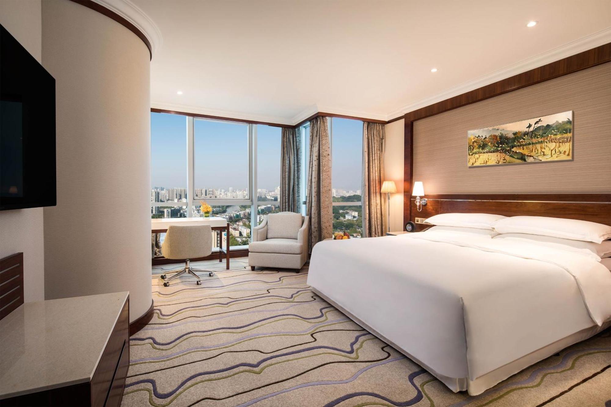 Sheraton Nanjing Kingsley Hotel & Towers Exterior photo