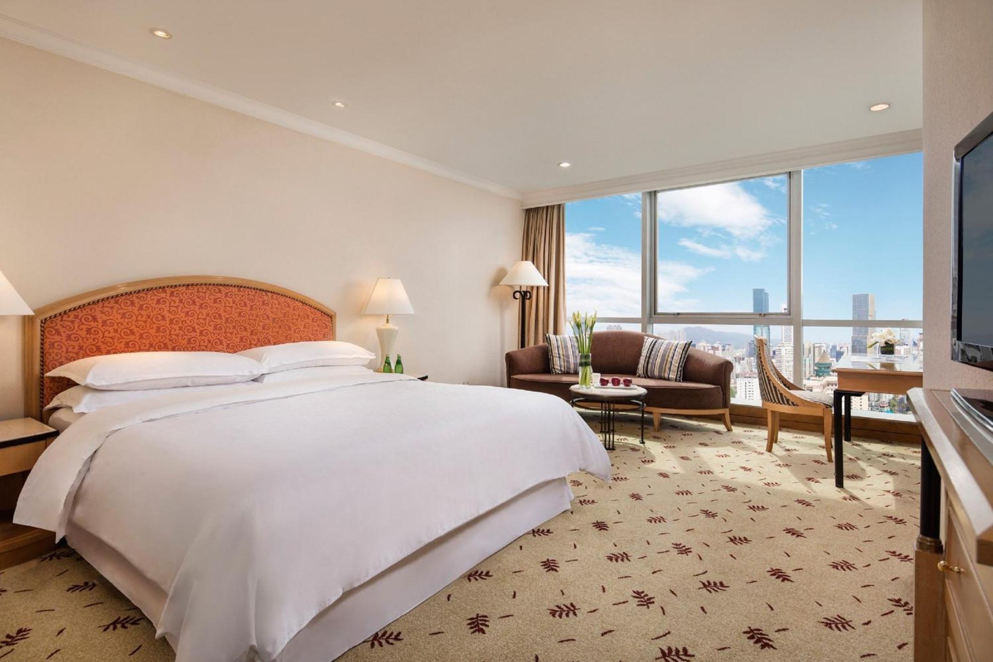 Sheraton Nanjing Kingsley Hotel & Towers Exterior photo