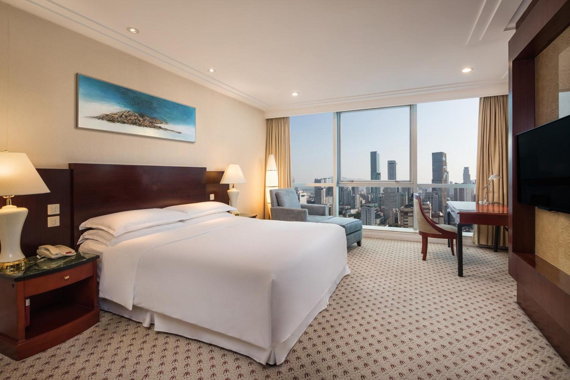 Sheraton Nanjing Kingsley Hotel & Towers Exterior photo